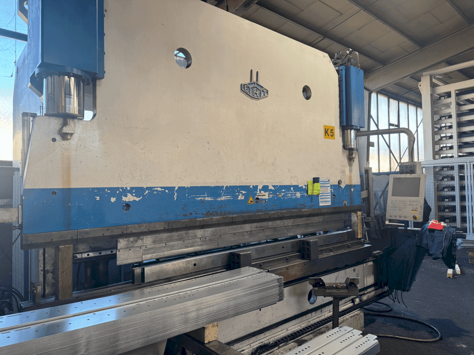 Вид станка EHT EHPS 20-35  спереди