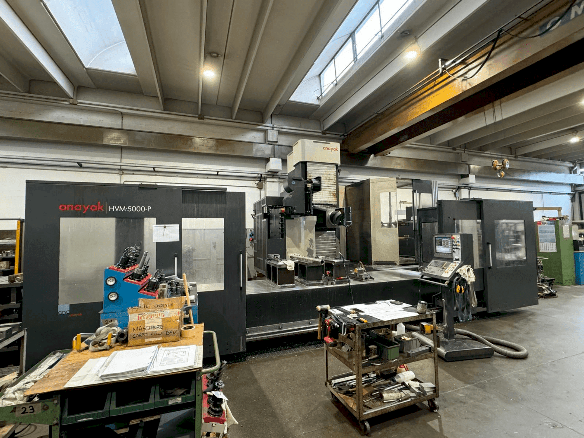 Вид станка ANAYAK HVM 5000P  спереди