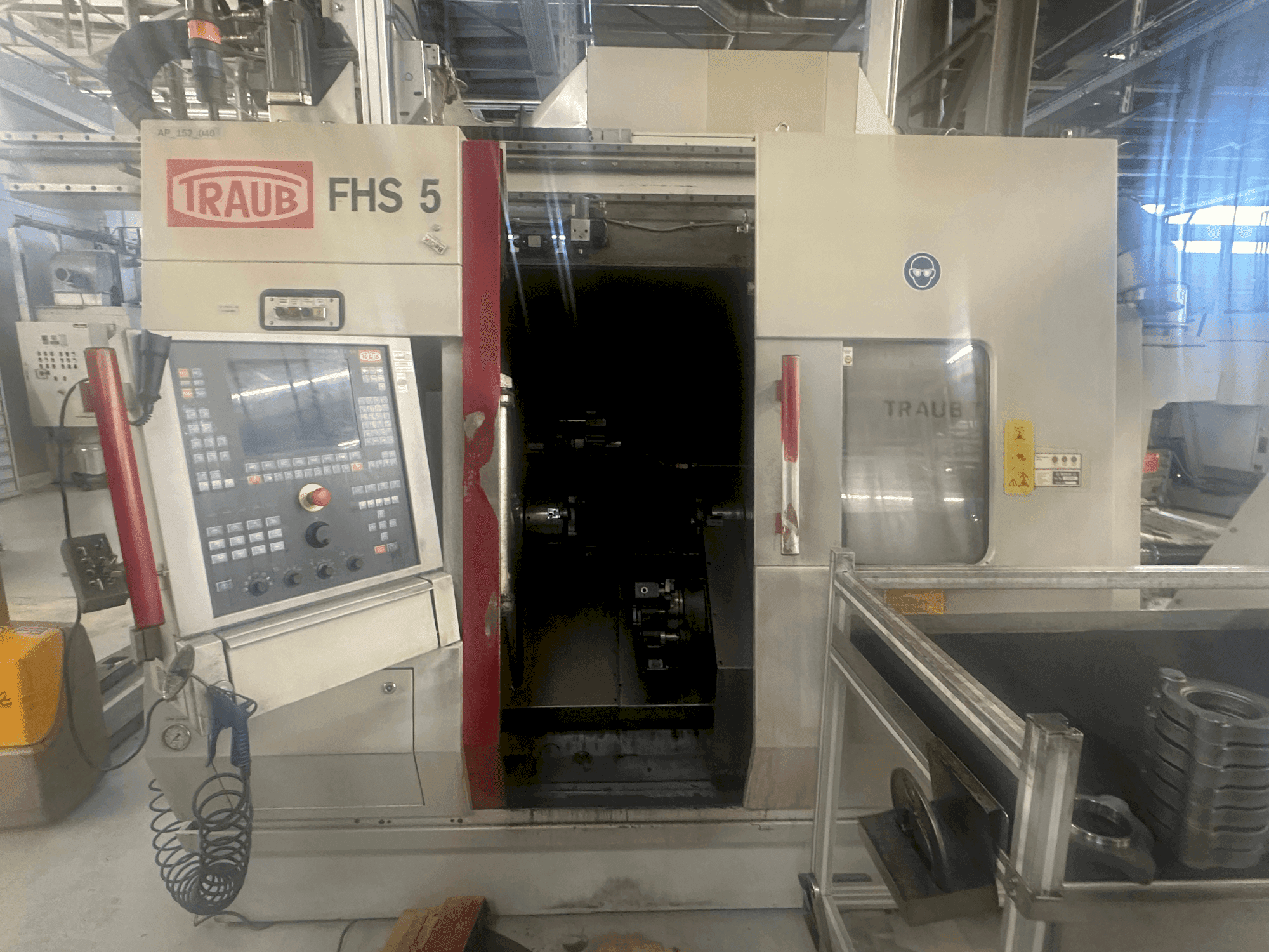 Вид станка TRAUB TNC 42/65  спереди