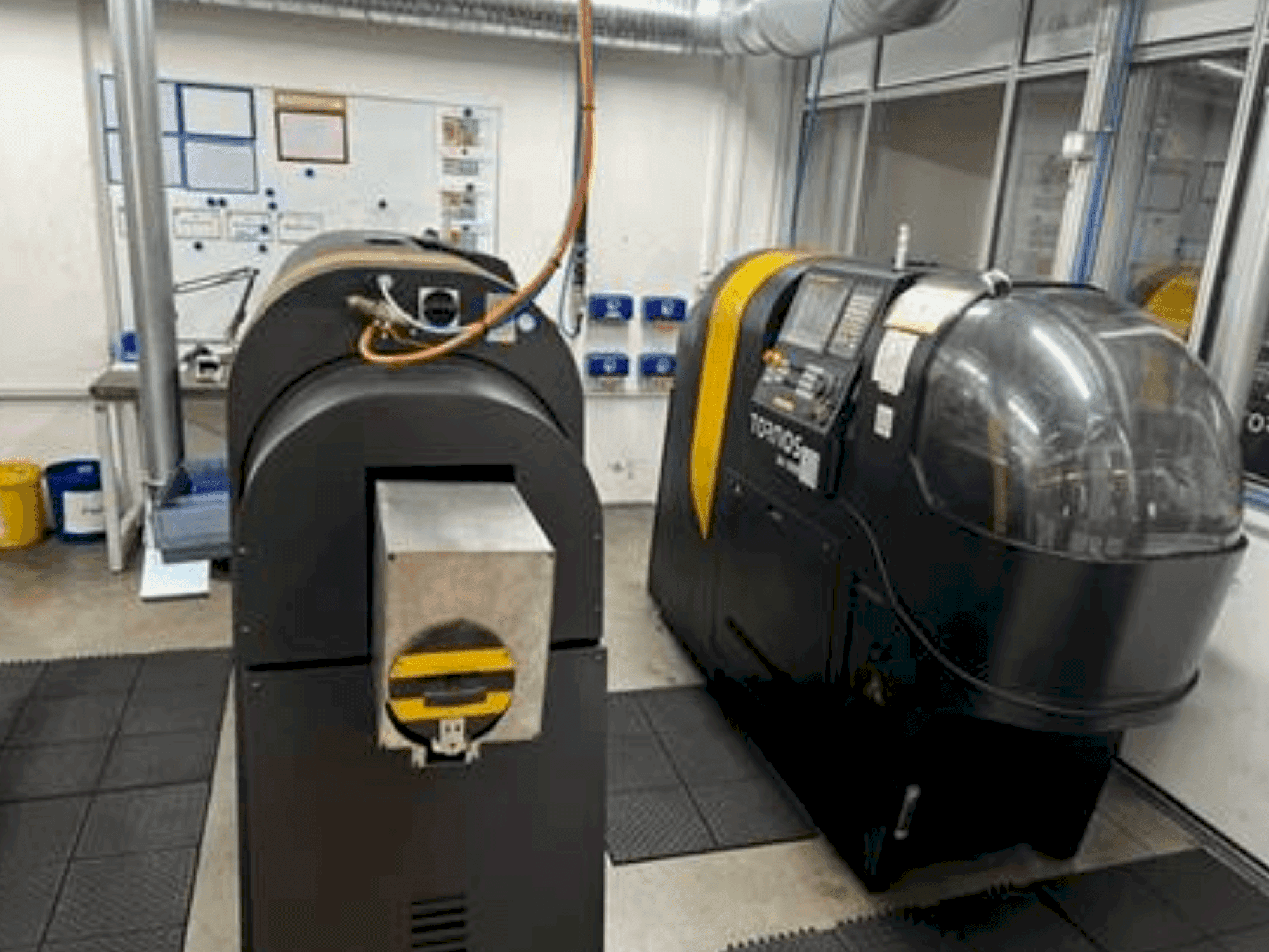 Вид станка TORNOS BA 1008  спереди