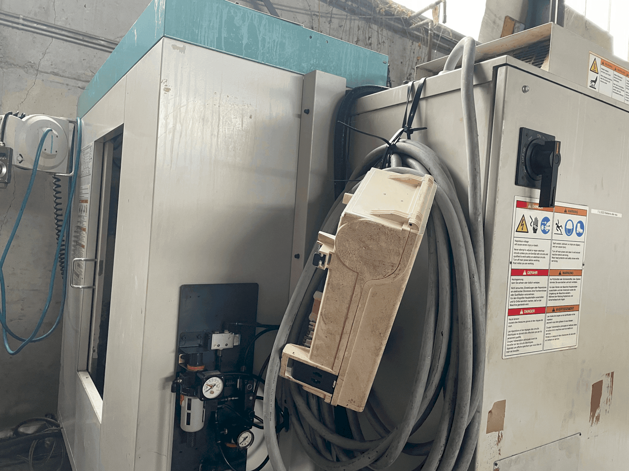 Вид станка Brother TC22A  (1999)  спереди