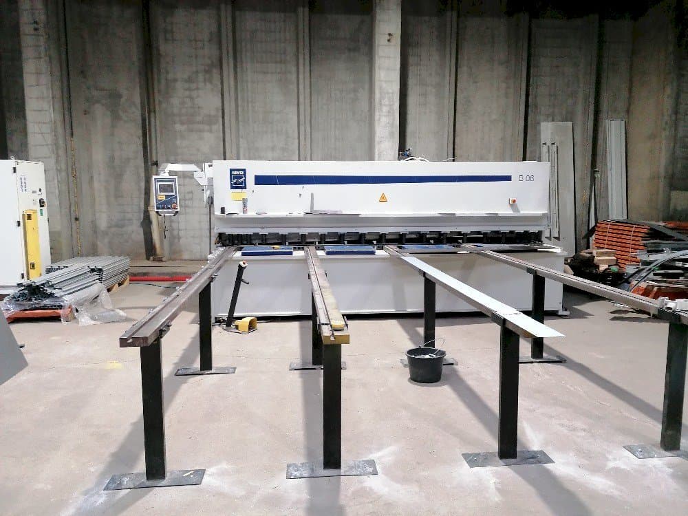 Вид станка MVD B06-4000  спереди