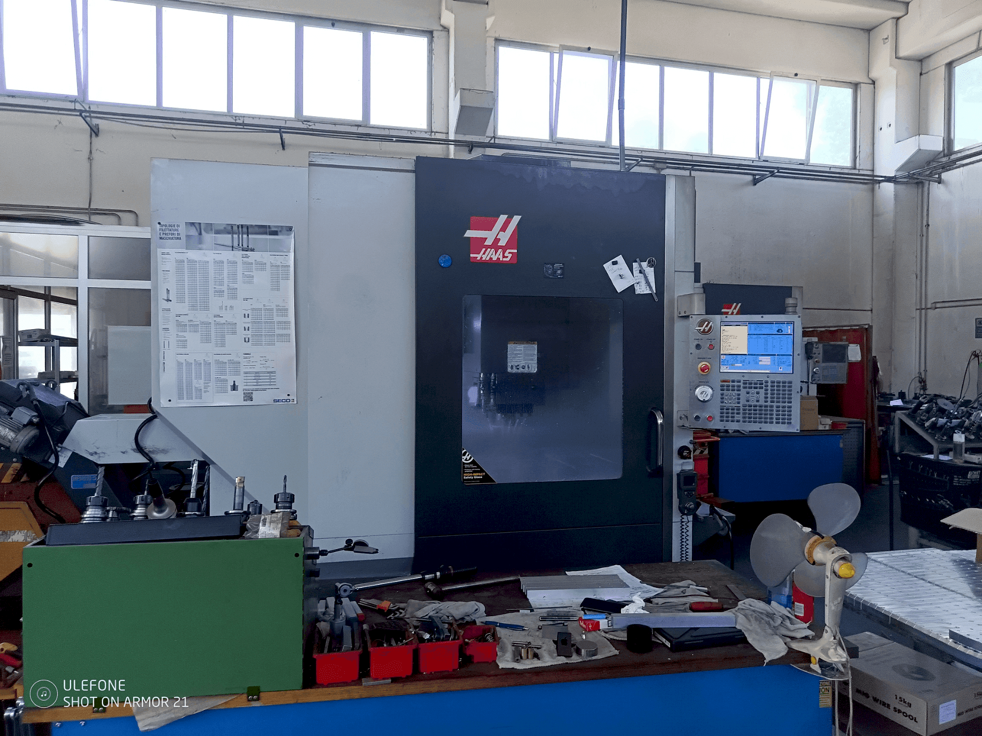 Вид станка HAAS UMC 750SS  спереди