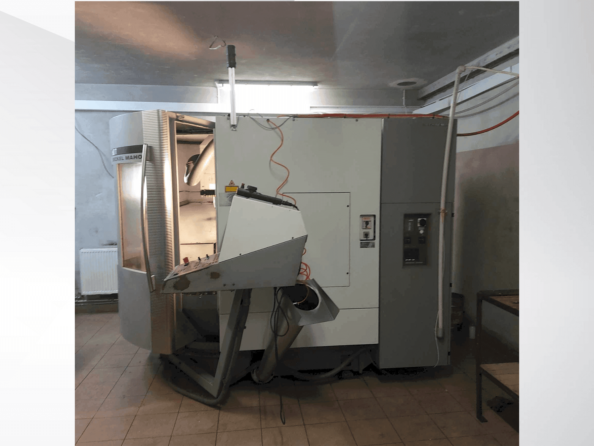 Вид станка DECKEL MAHO DMU 60 T  спереди