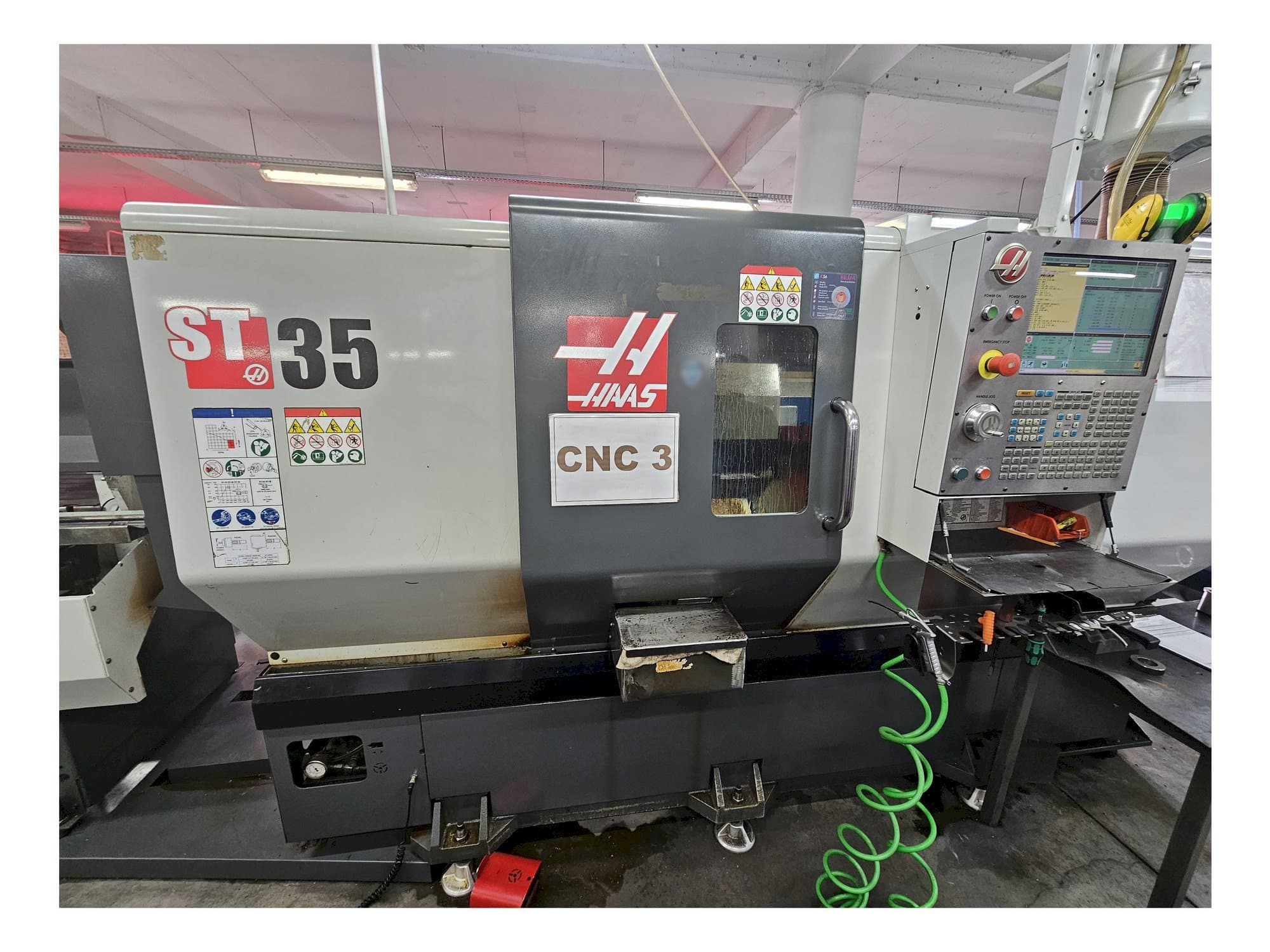 Вид станка HAAS ST-35  спереди