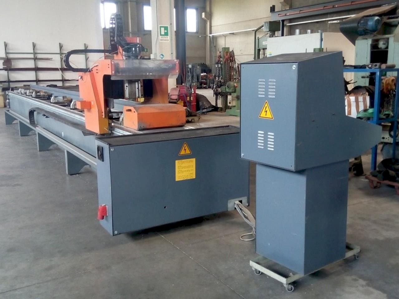 Вид станка Tekna UT 426/3  спереди