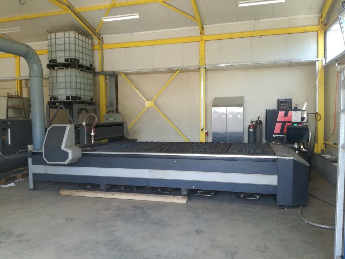 Вид станка HPM ITALY GV 4 x 2  спереди