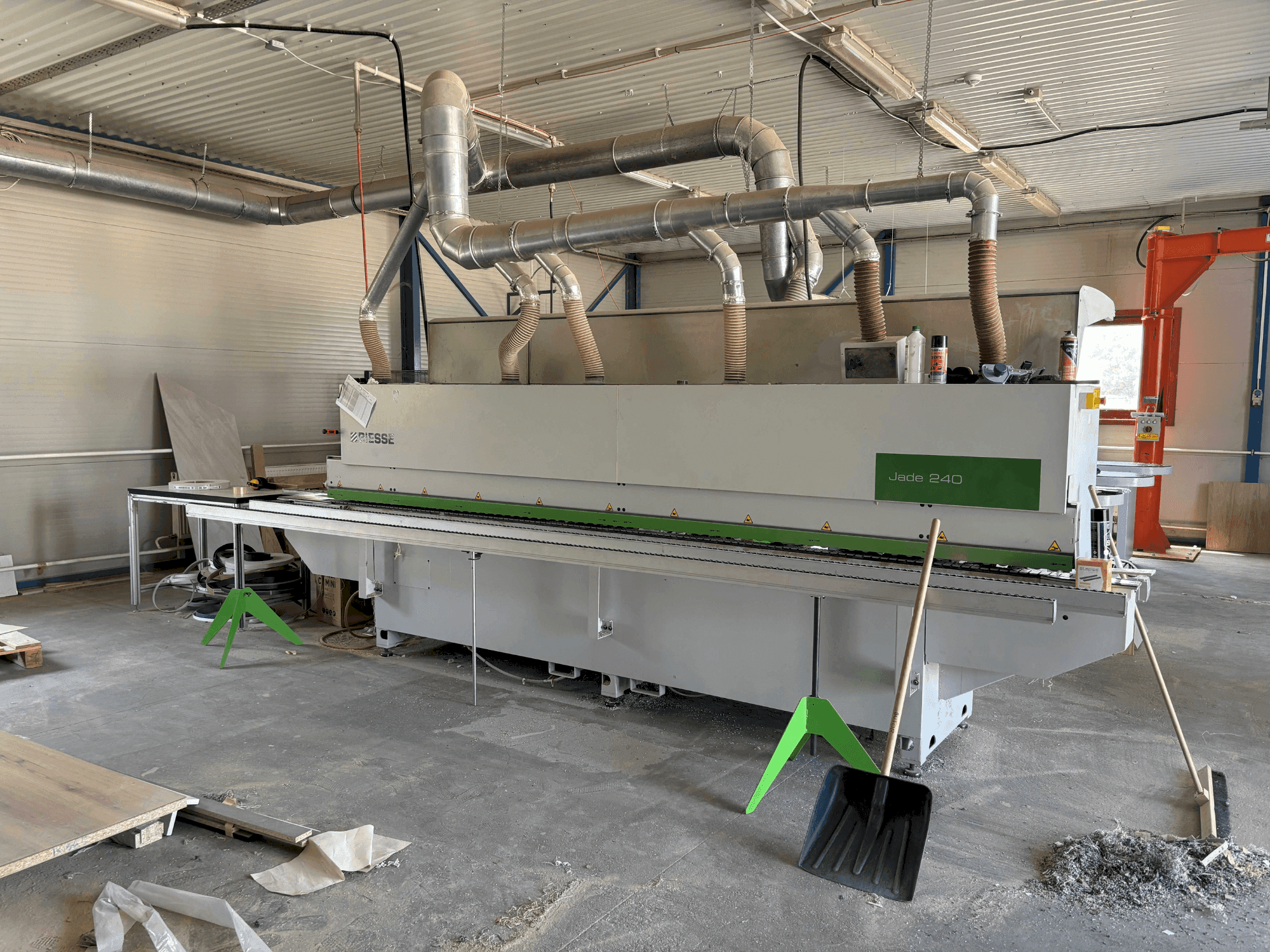 Вид станка BIESSE Jade 240  спереди