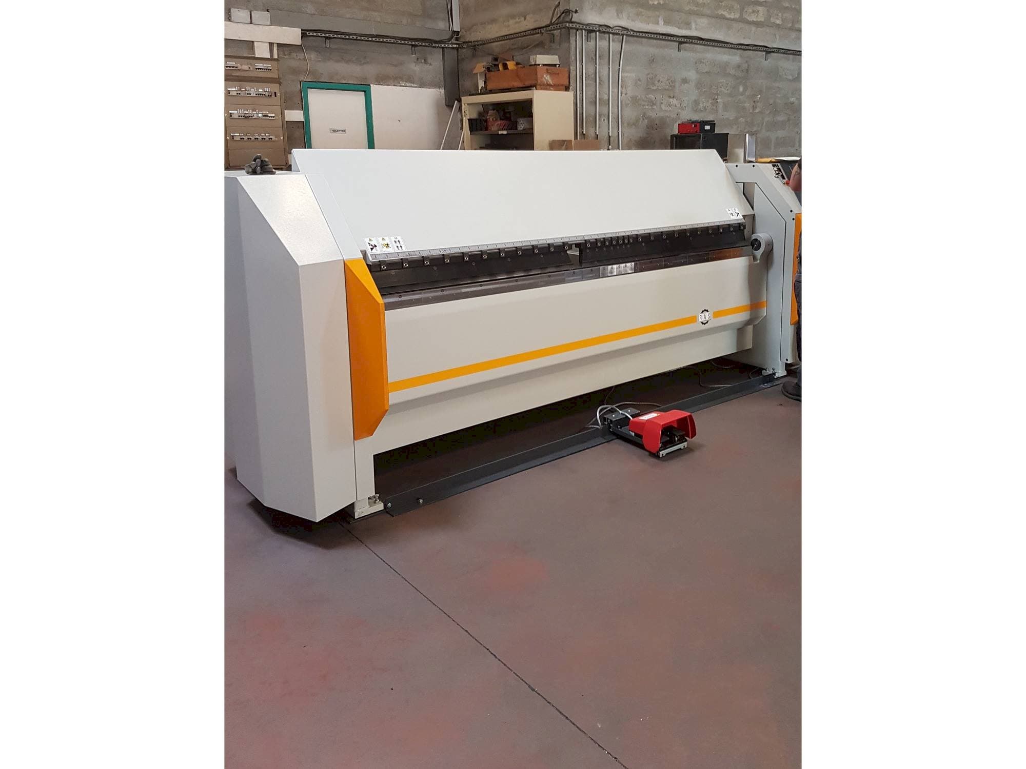 Вид станка RAS 62.25 TURBObend Plus  спереди