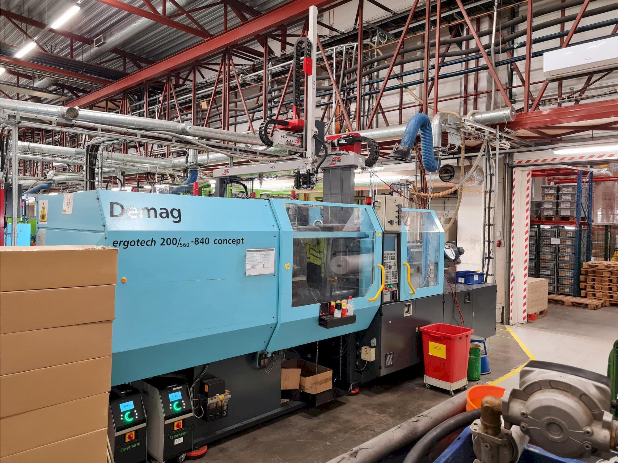 Вид станка DEMAG Ergotech 200/560-840 concept  спереди