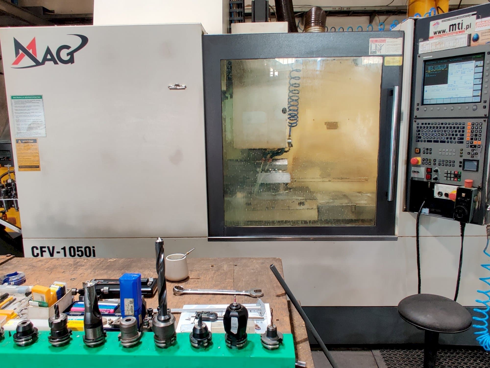 Вид станка MAG CFV 1050  спереди