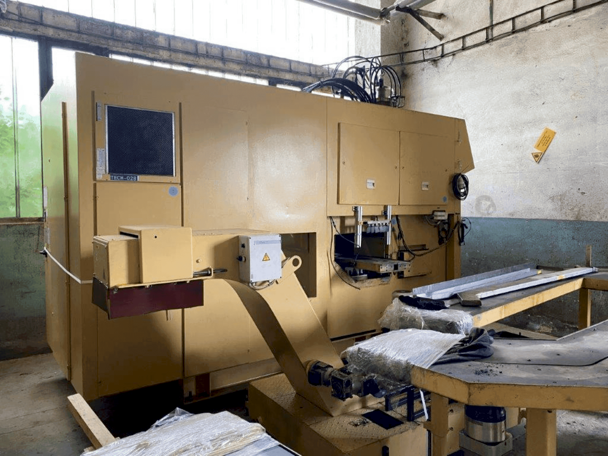 Вид станка EMAG VSC 400  спереди