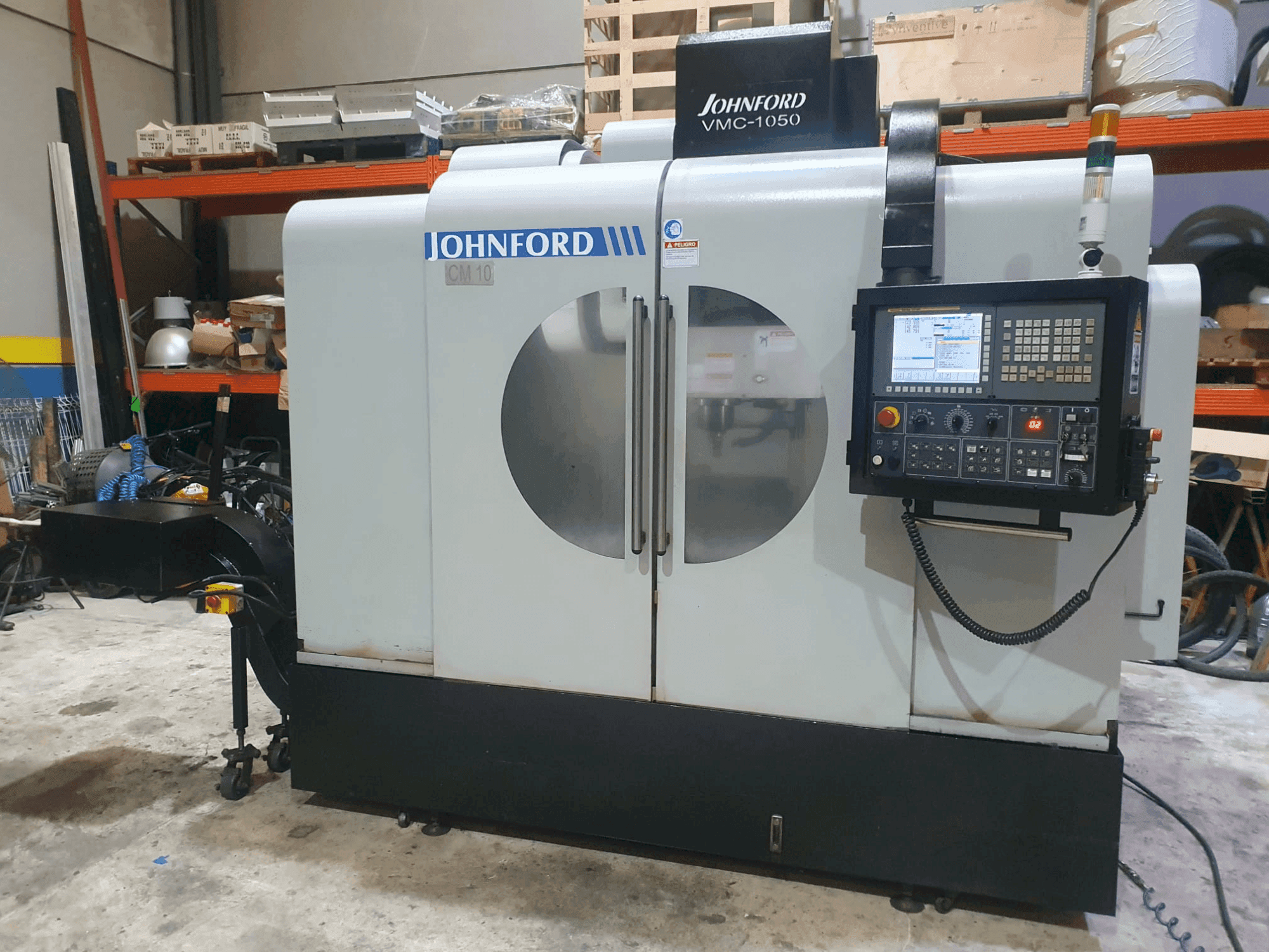 Вид станка Johnford VMC-1050  спереди