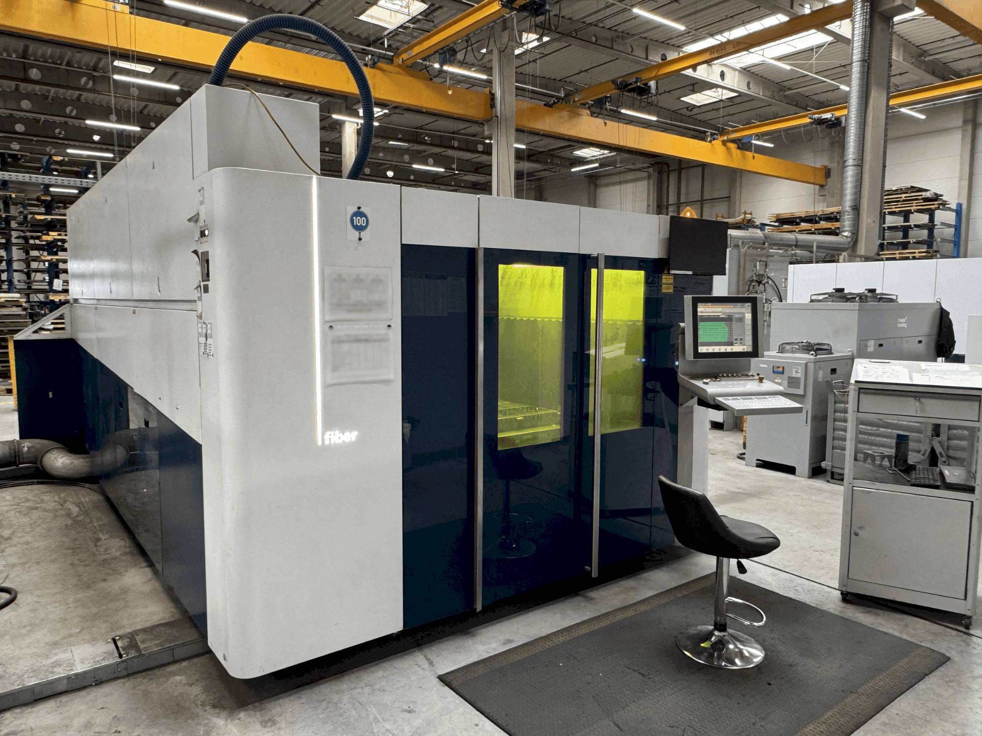 Вид станка TRUMPF TruLaser 5030 Fiber  спереди