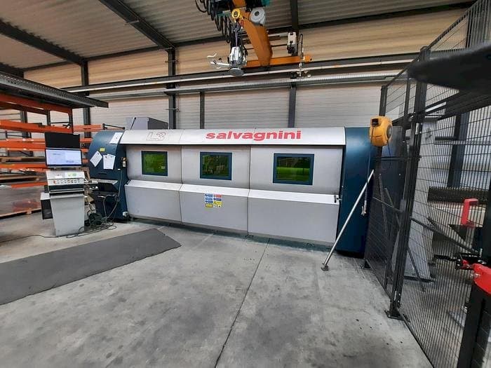 Вид станка Salvagnini L3 - 4020  спереди