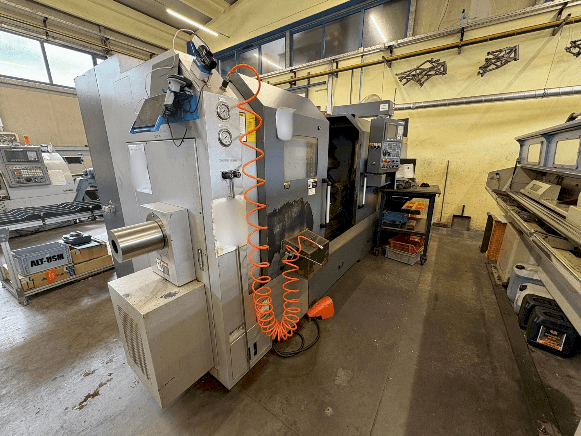 Вид станка Leadwell T7-M  спереди