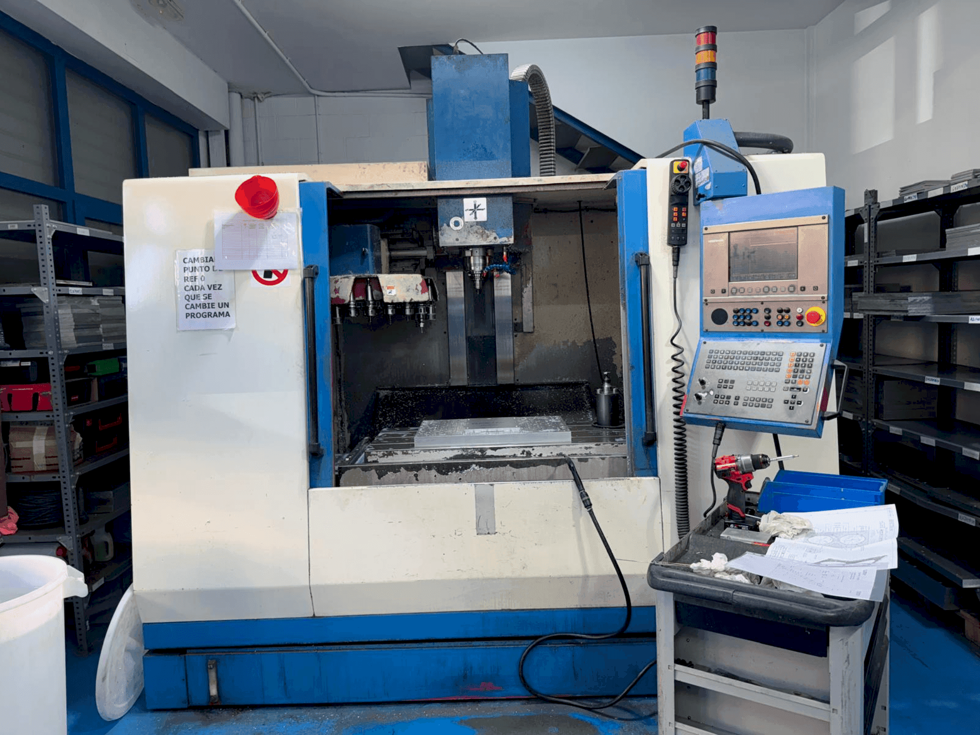 Вид станка LAGUN GVC 1000  спереди