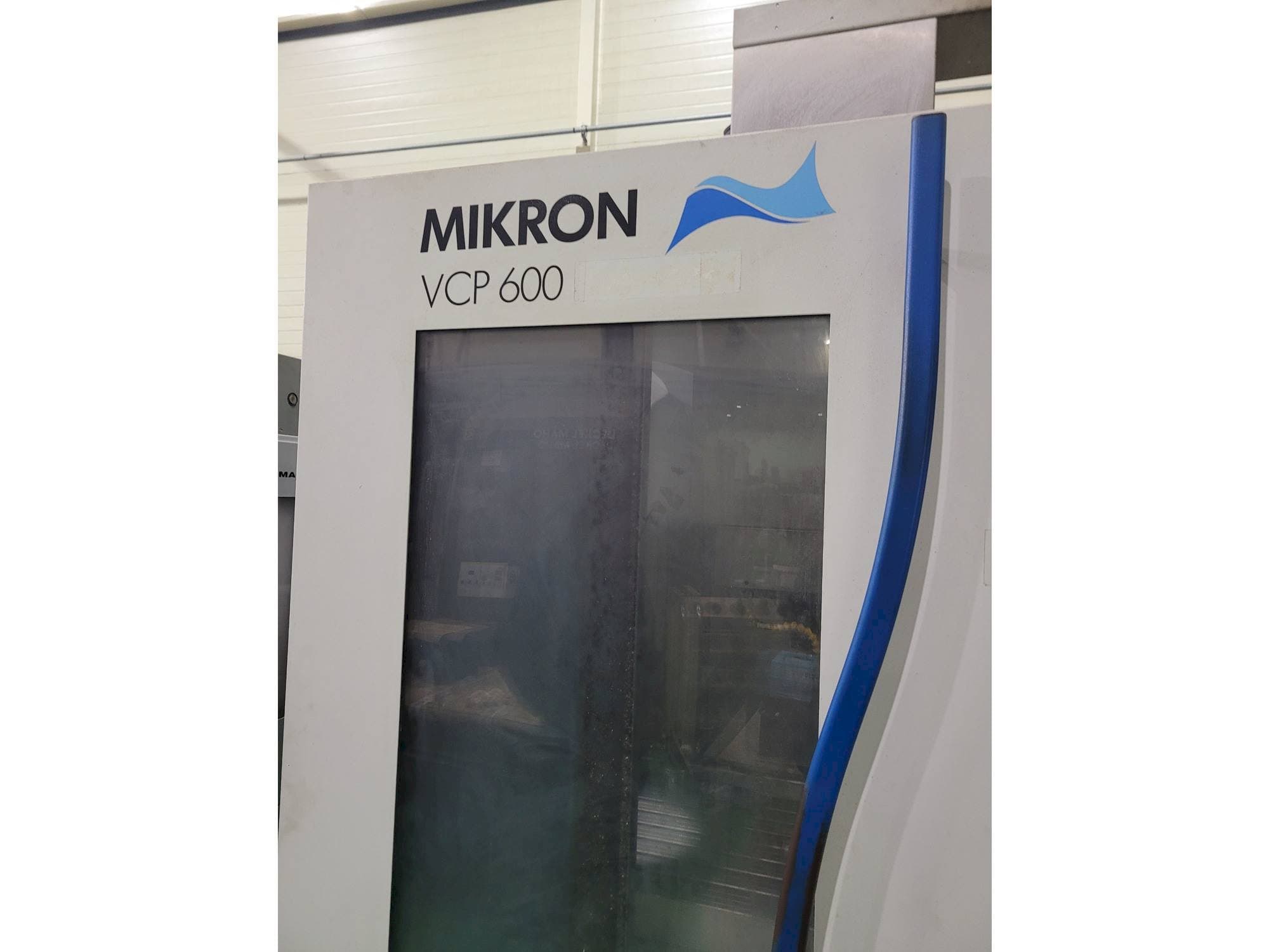 Вид станка MIKRON VCP 600  спереди