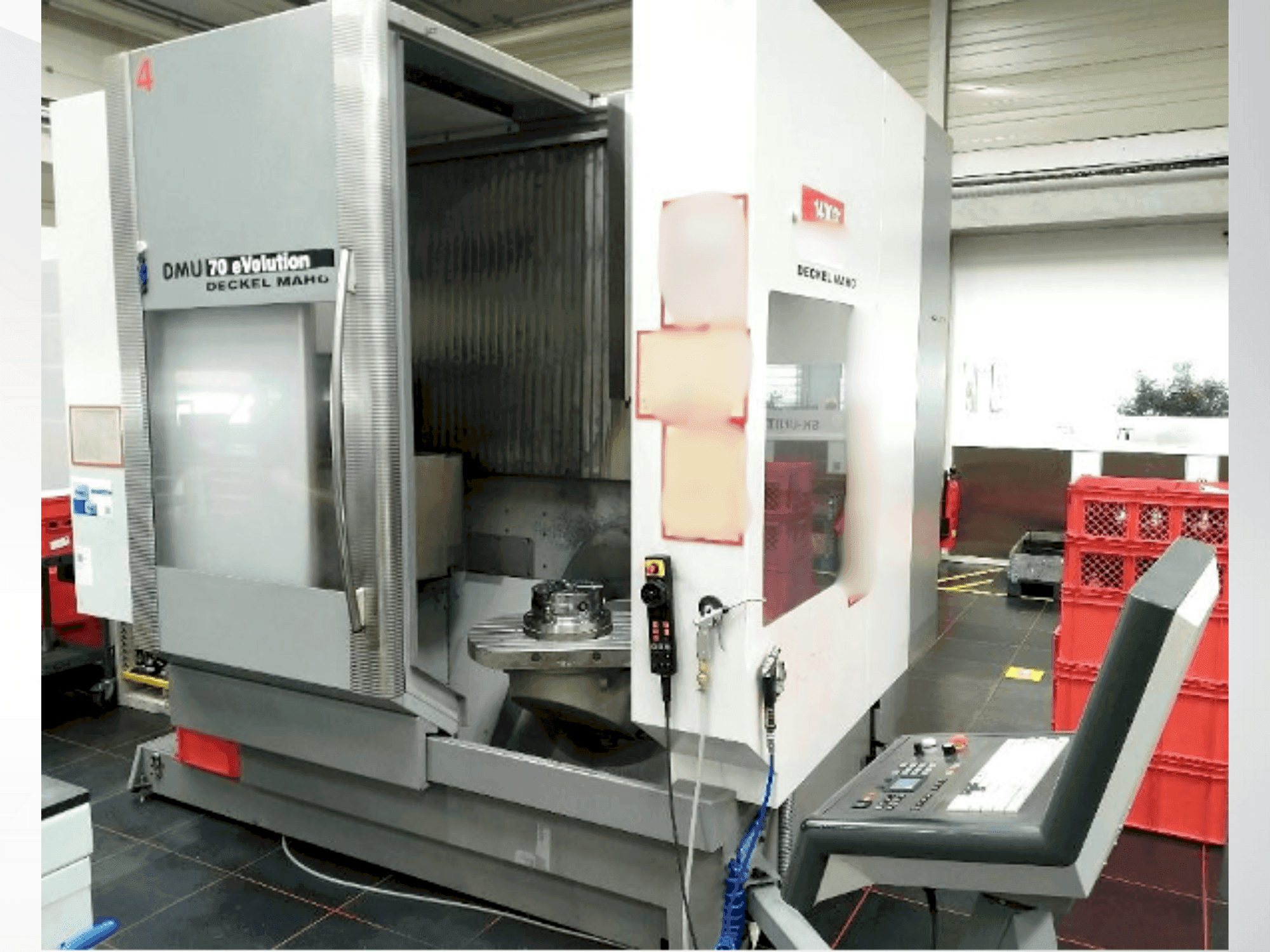 Вид станка DECKEL DMU 70 eVolution  спереди