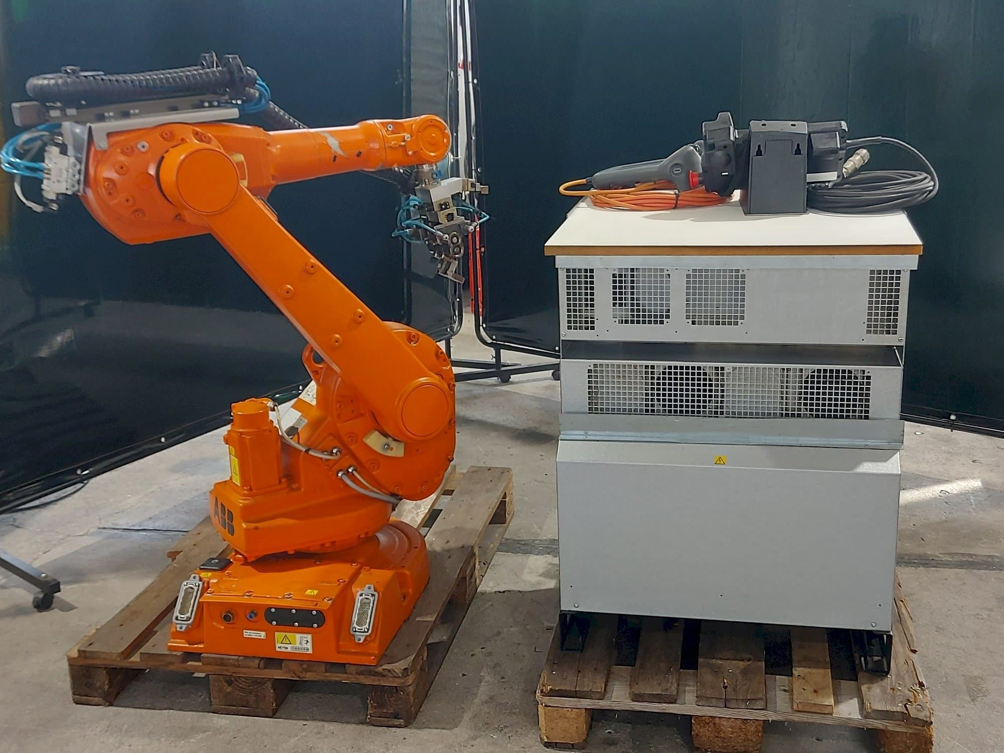 Вид станка ABB IRB1600  спереди