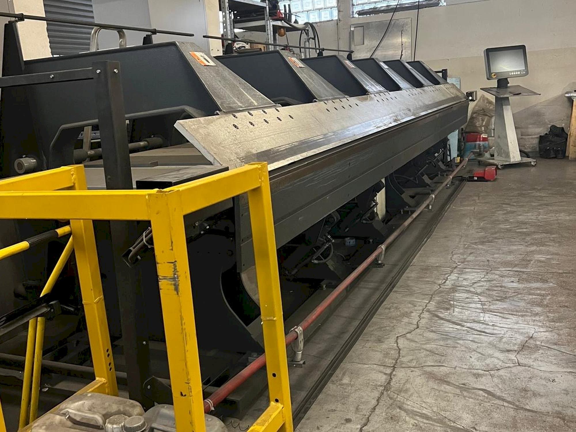 Вид станка Jorns  Norma-Line 150-6.4  спереди