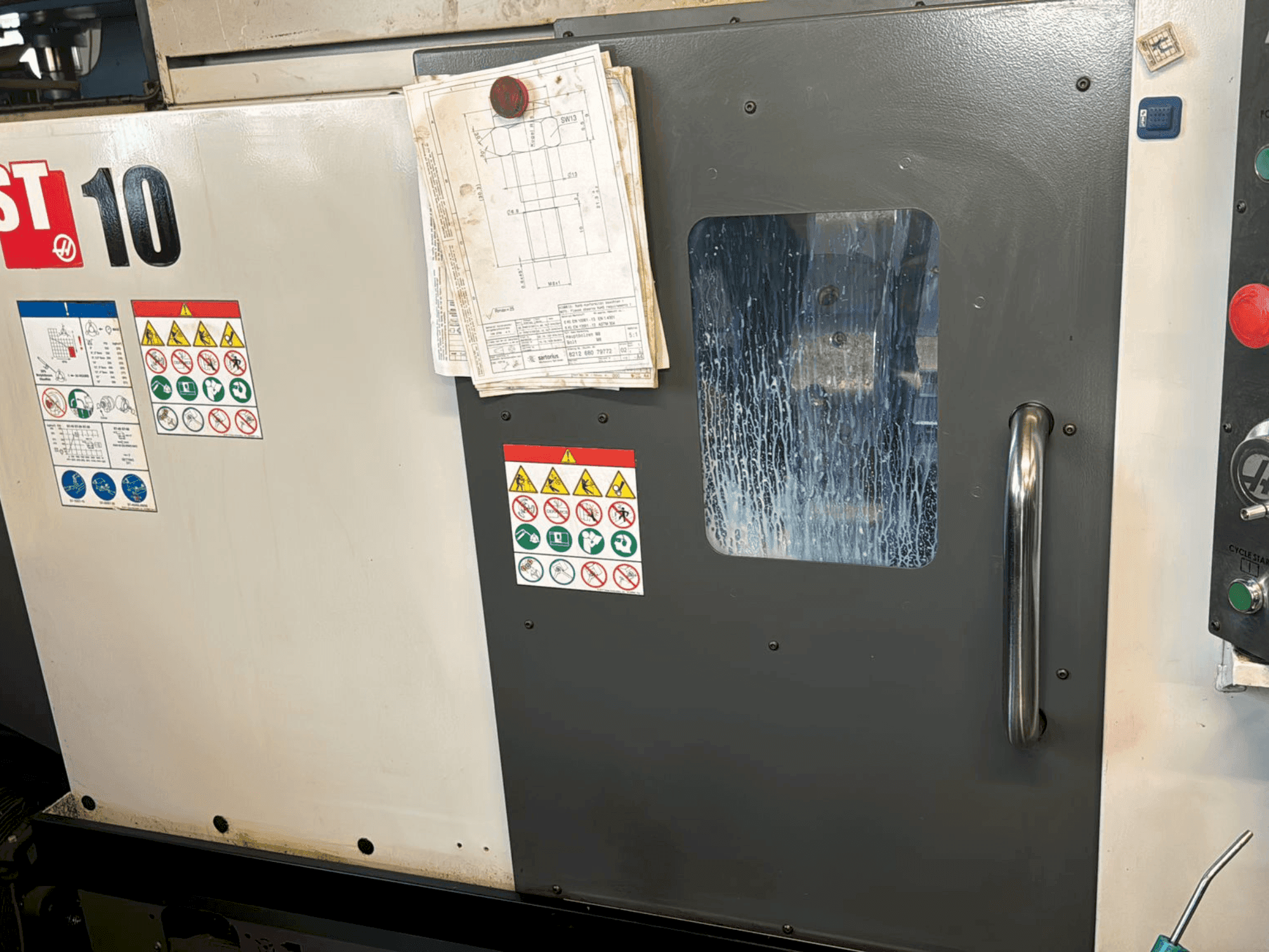 Вид станка HAAS ST-10  спереди