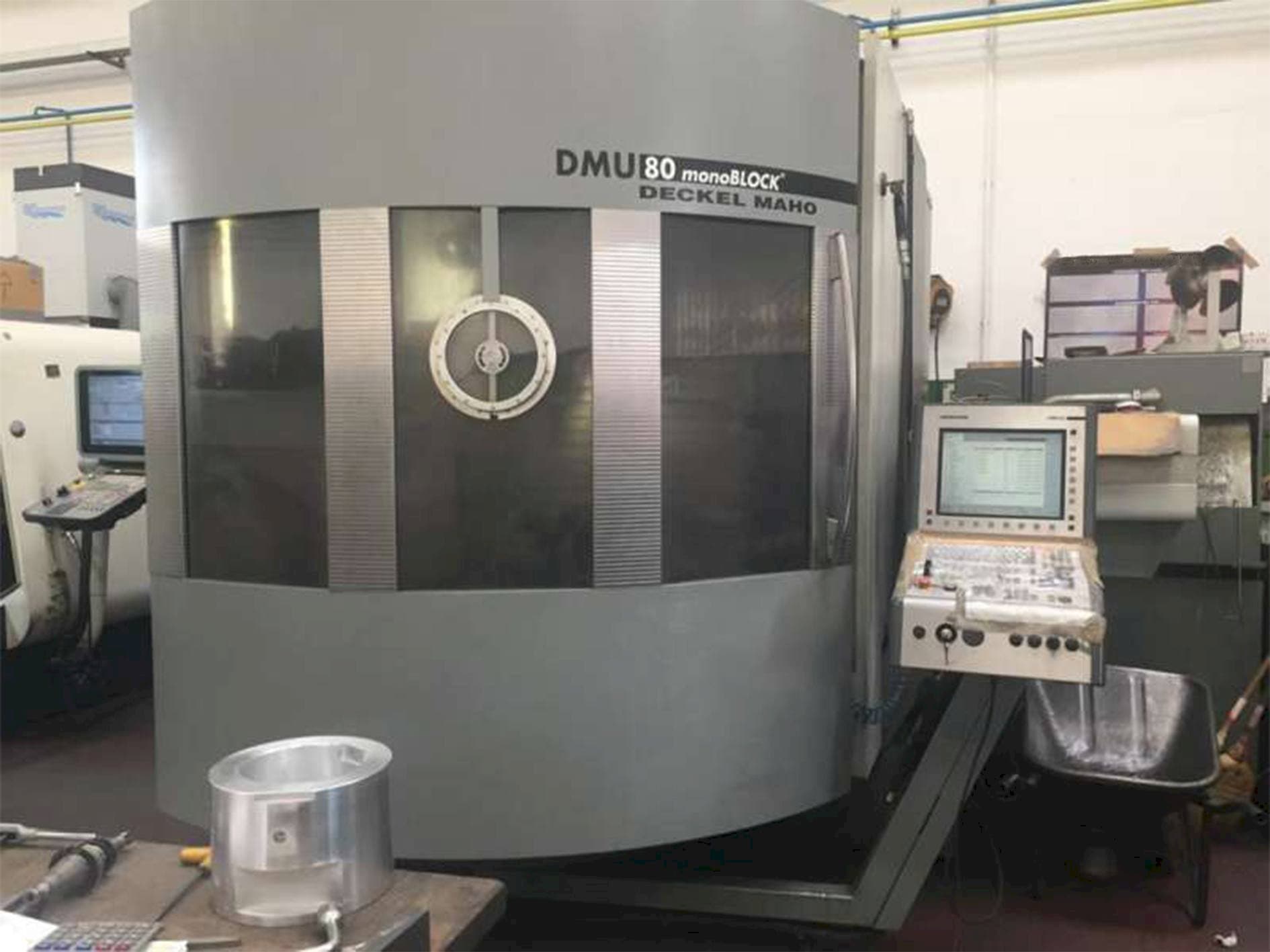Вид станка DECKEL MAHO DMU 80 monoblock  спереди