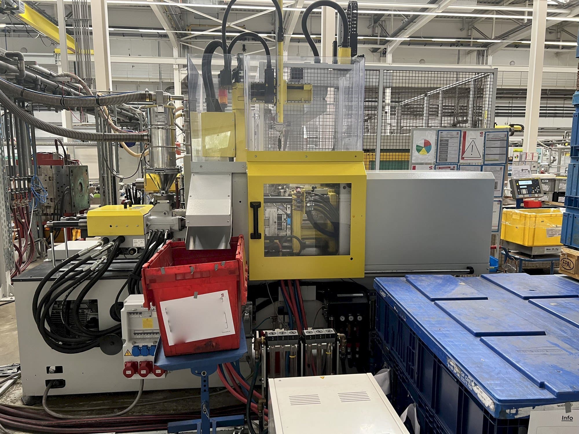 Вид станка Arburg 270S 350 - 70  спереди