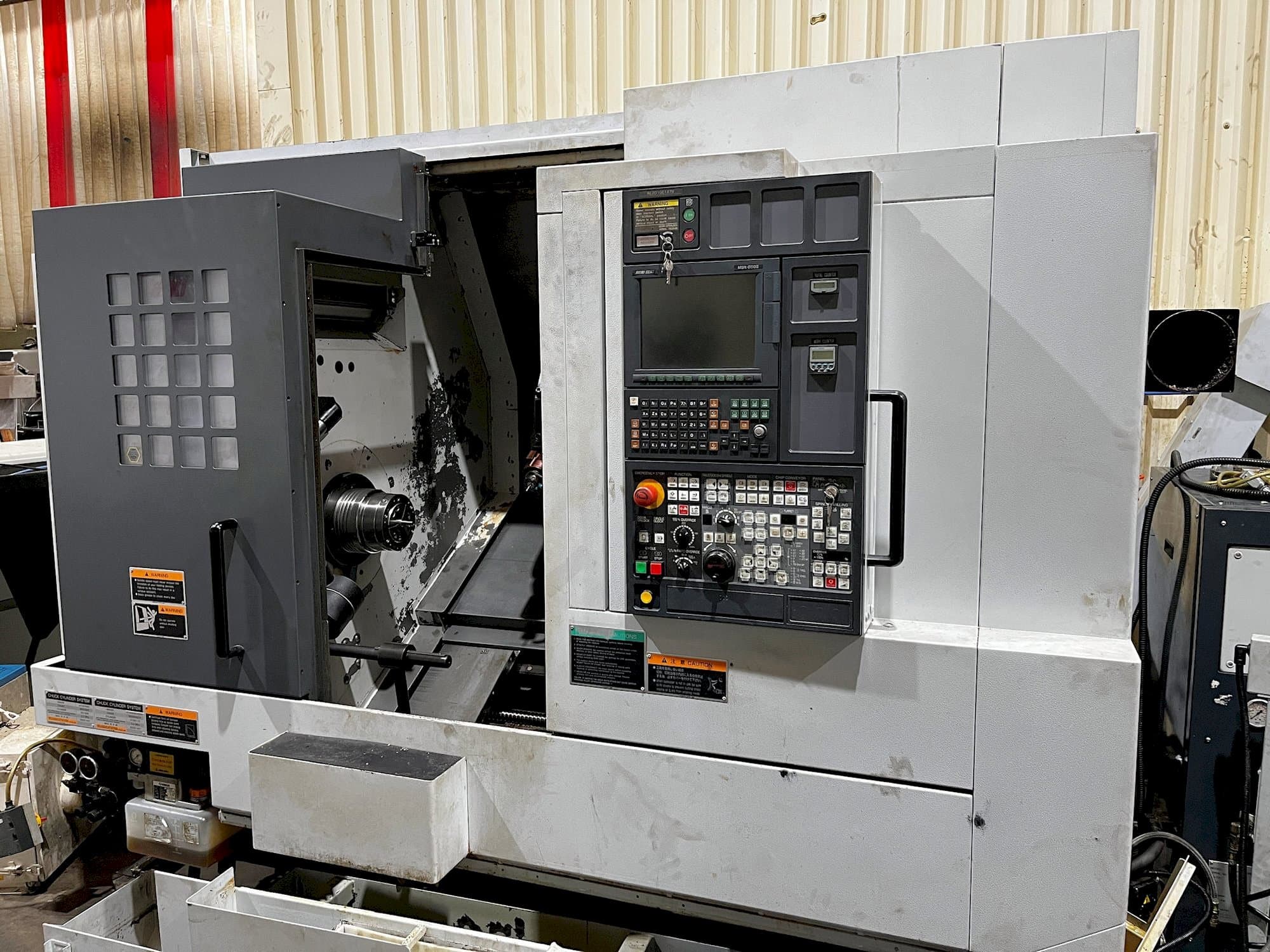 Вид станка MORI SEIKI NL 2000SY/500  спереди