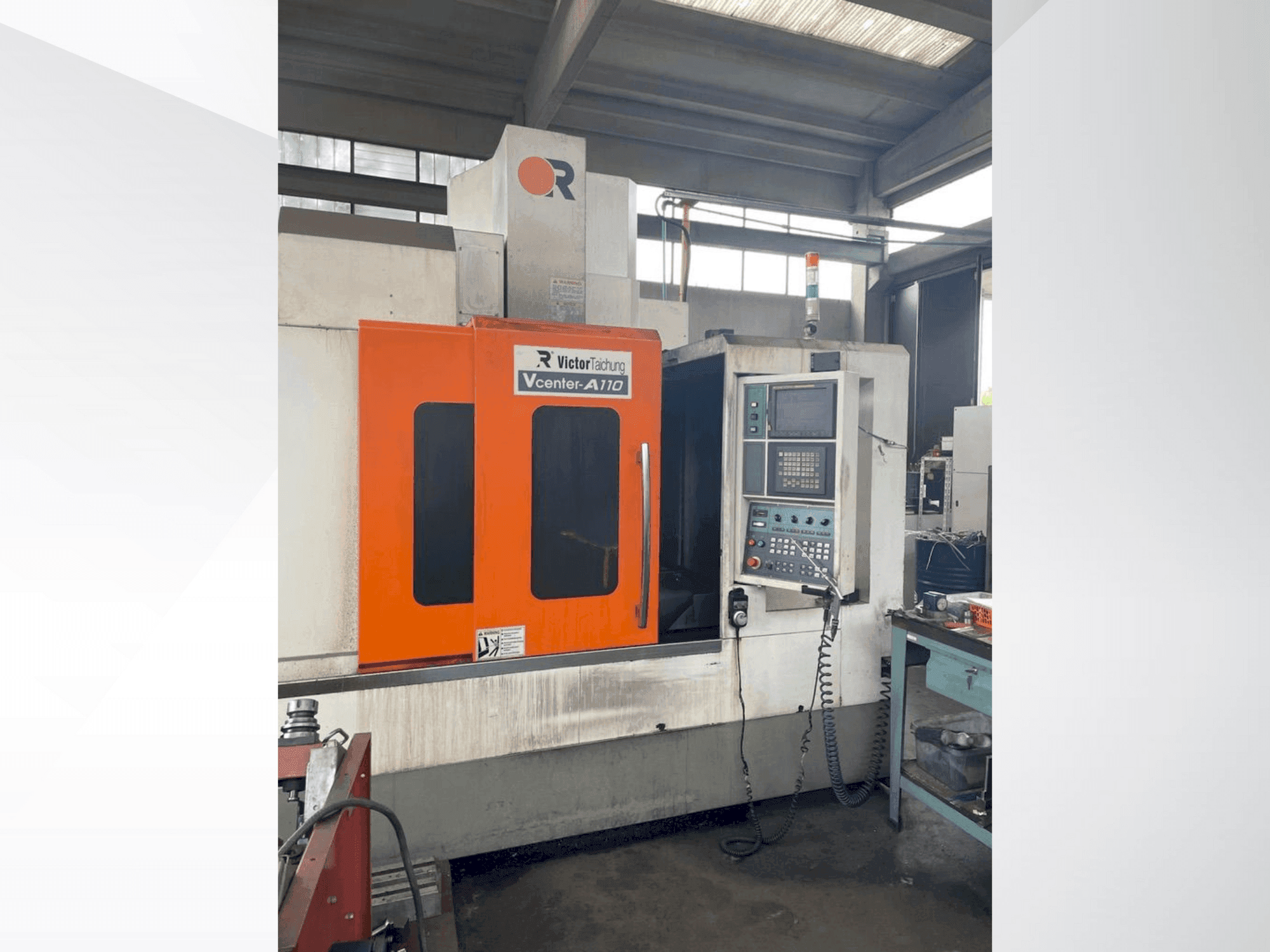 Вид станка Victor Vcenter A-110  спереди