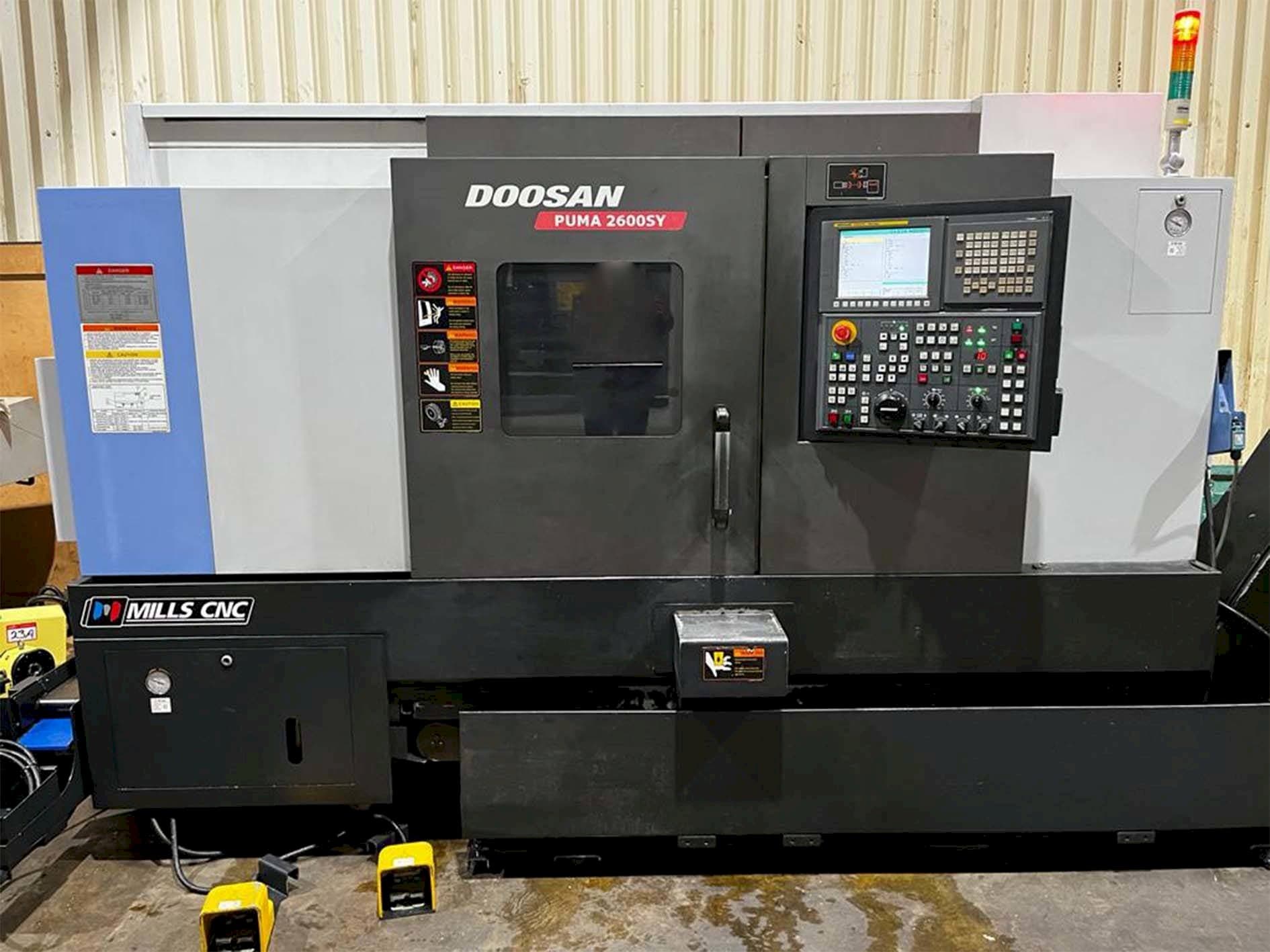 Вид станка Doosan Puma 2600SY  спереди