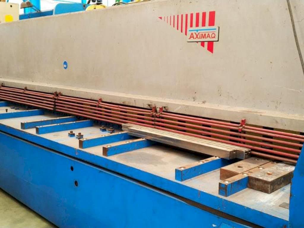 Вид станка Axial CP-1060  спереди