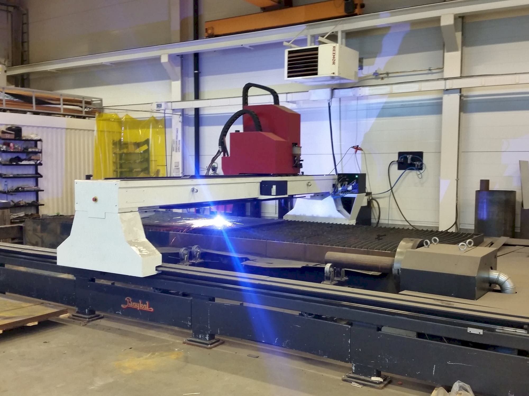 Вид станка Baykal BPL-H 2006 HPR 260XD  спереди