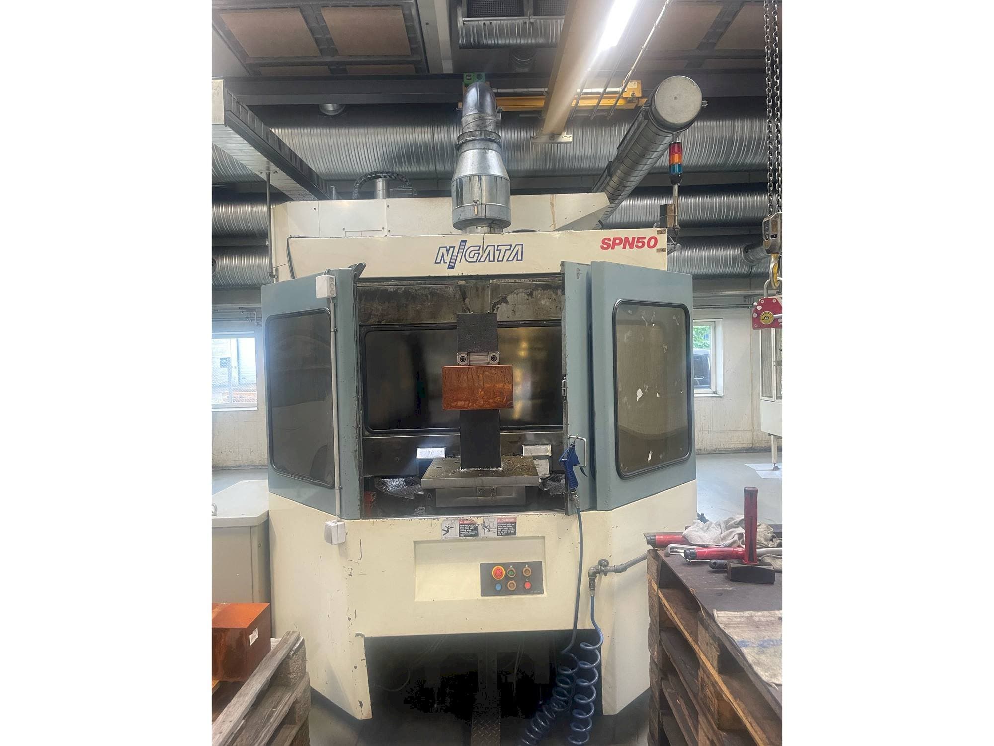 Вид станка Niigata SPN 50  спереди