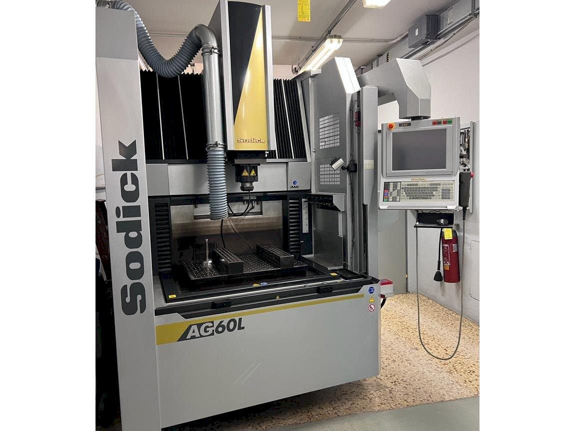 Вид станка Sodick AG 60L  спереди