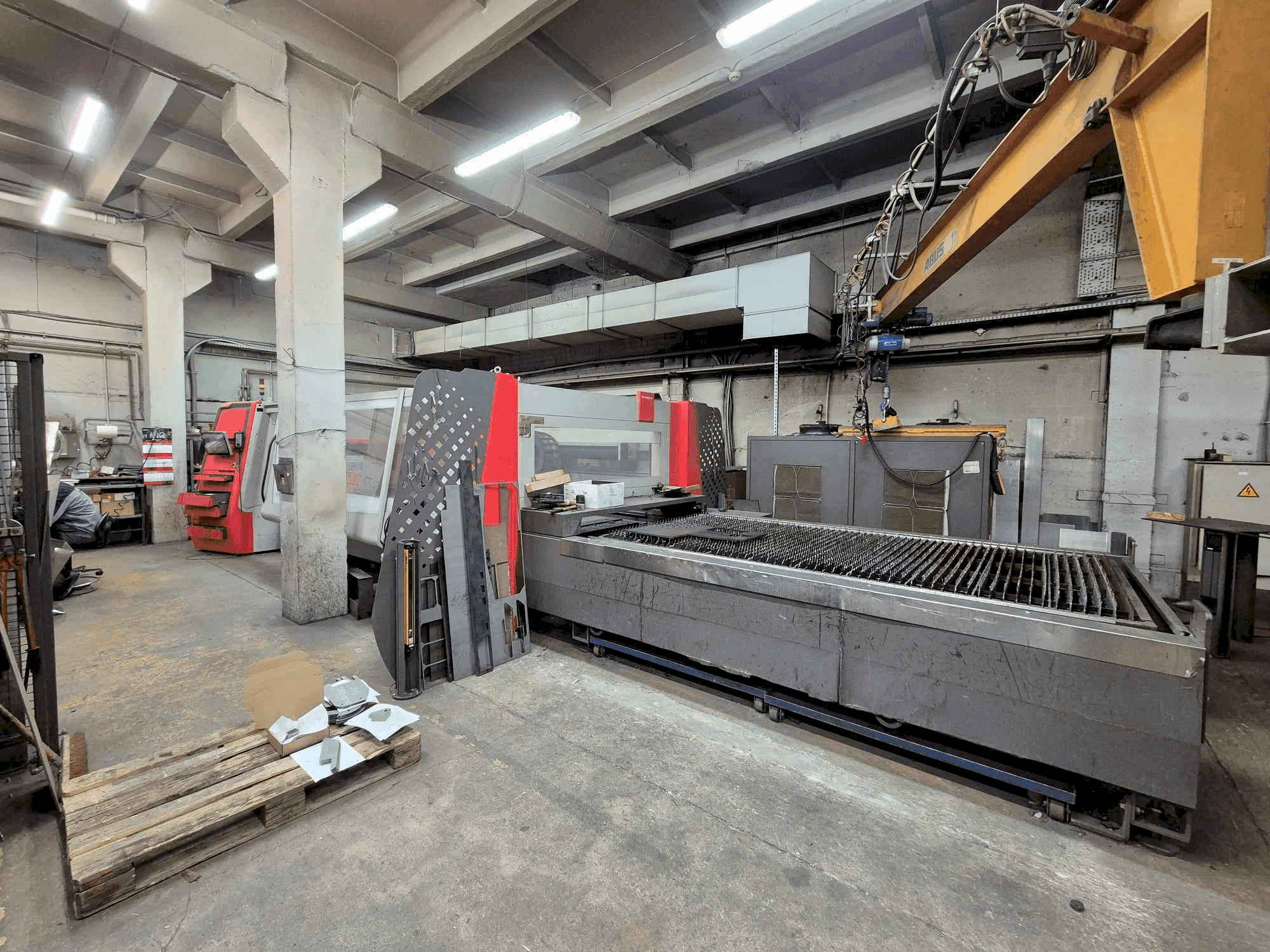 Вид станка Bystronic BYSTRONIC ByAutonom 3015 (2014)  спереди