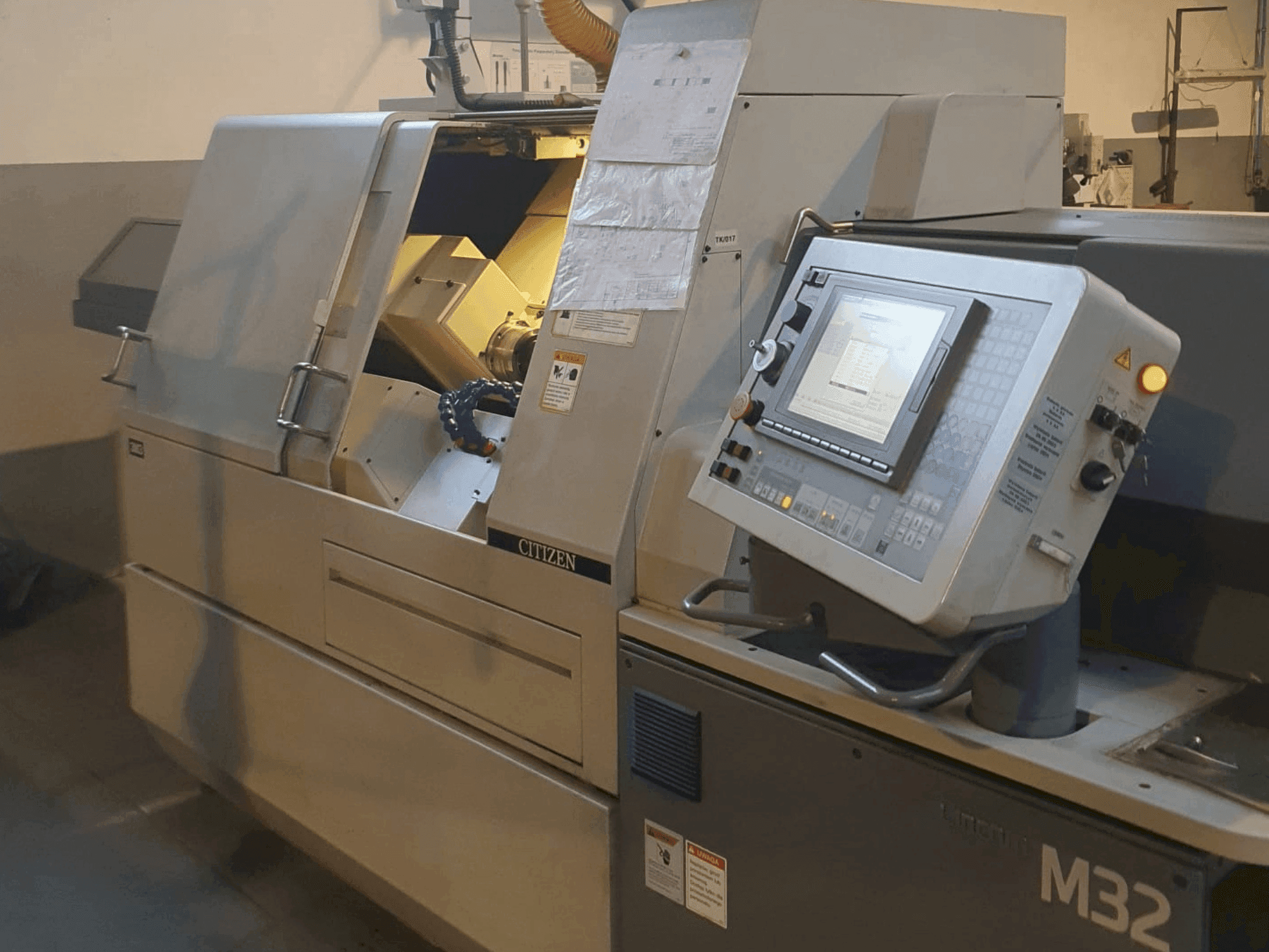 Вид станка Citizen M32  спереди