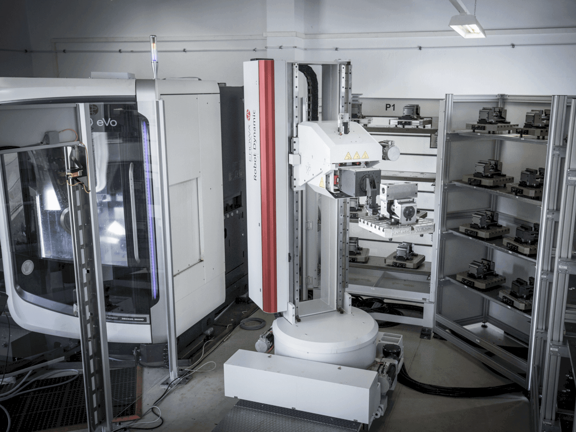 Вид станка DMG MORI DMU 60 EVO  спереди