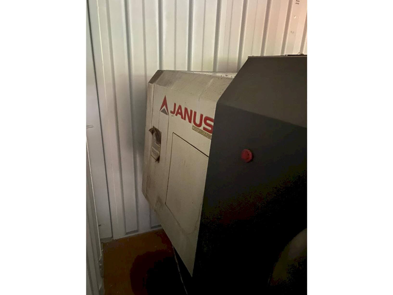 Вид станка JANUS TK610/1350 CNC  спереди