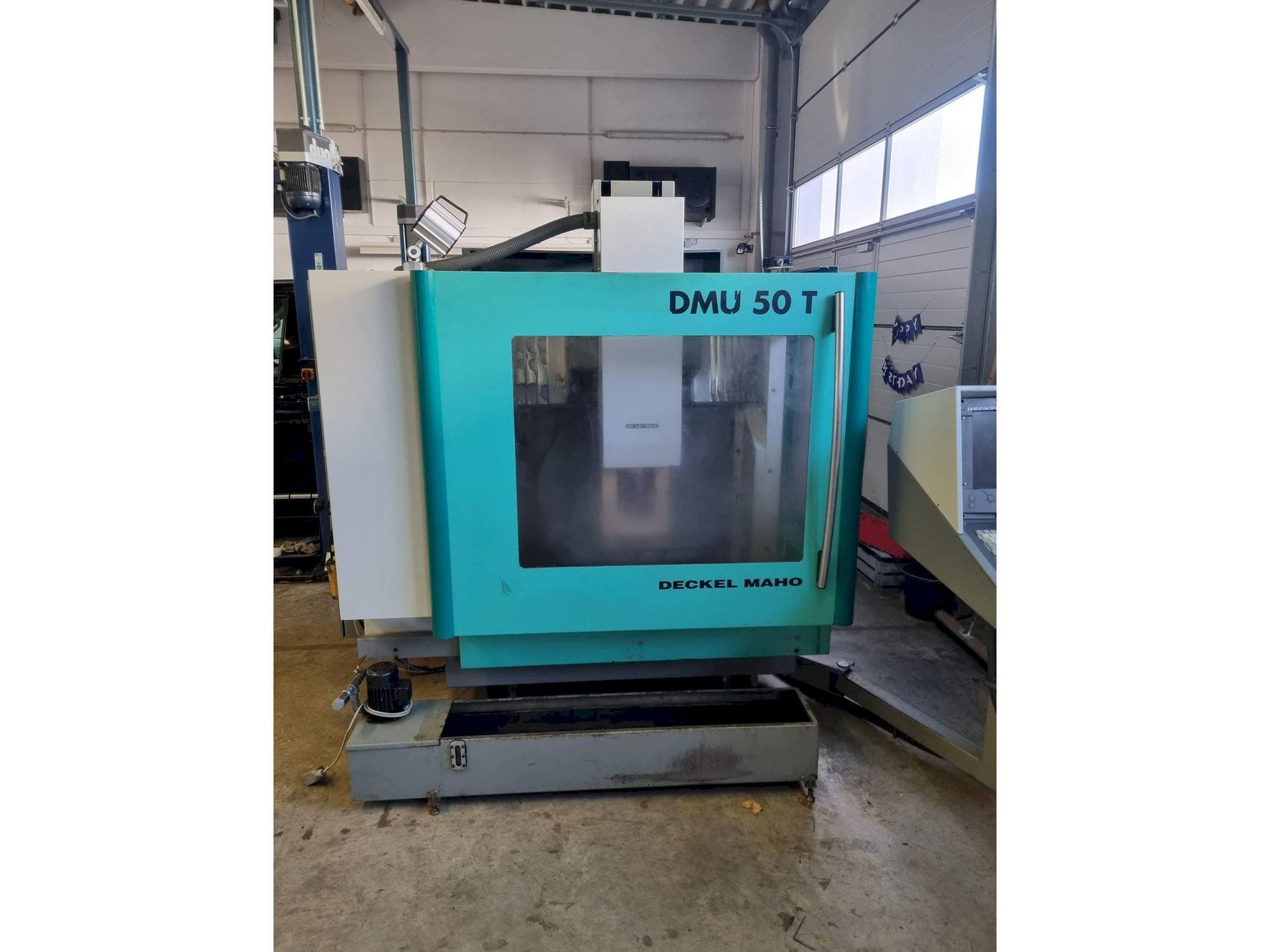 Вид станка DECKEL MAHO DMU 50 T  спереди
