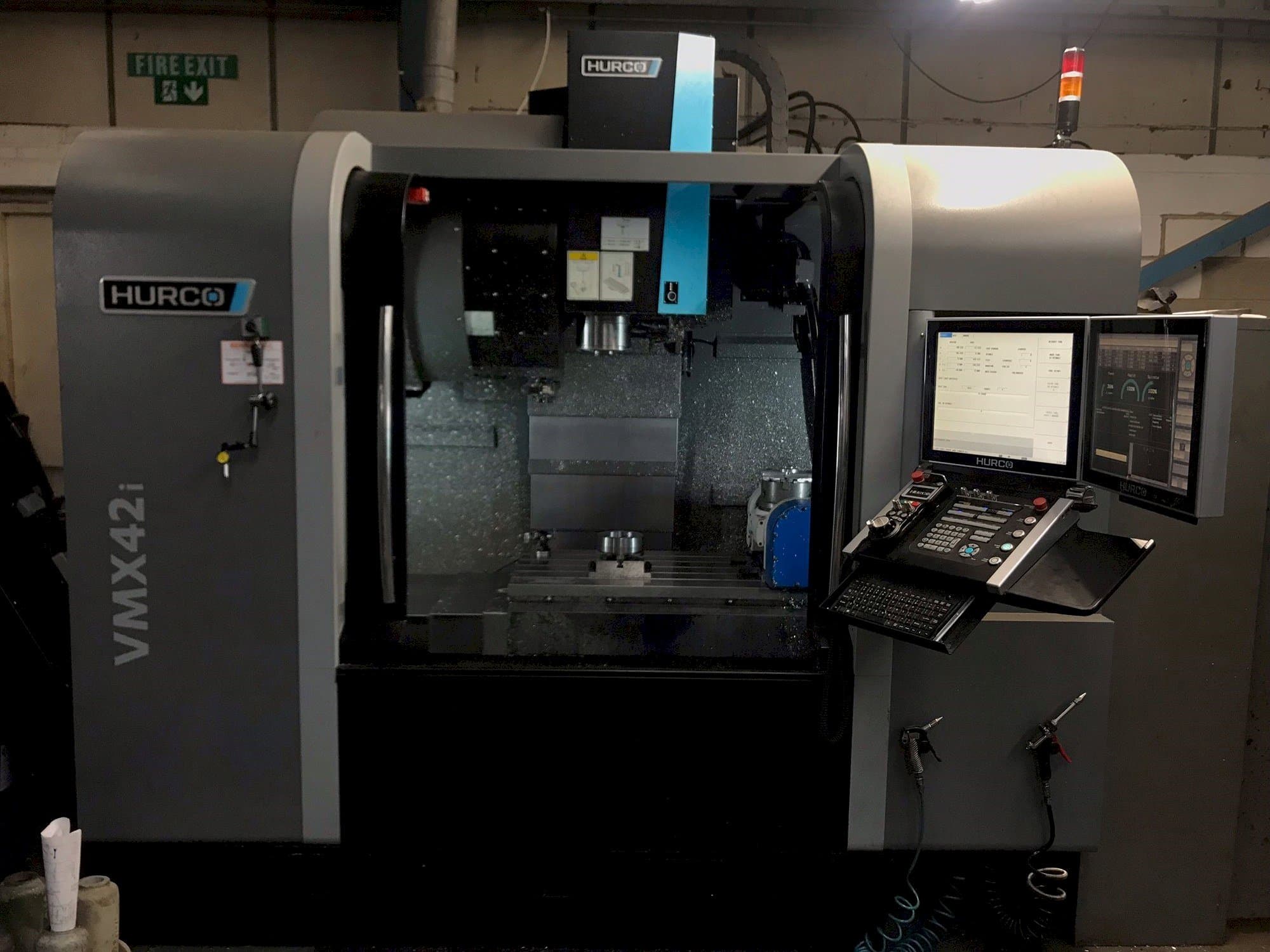 Вид станка Hurco VMX42i  спереди