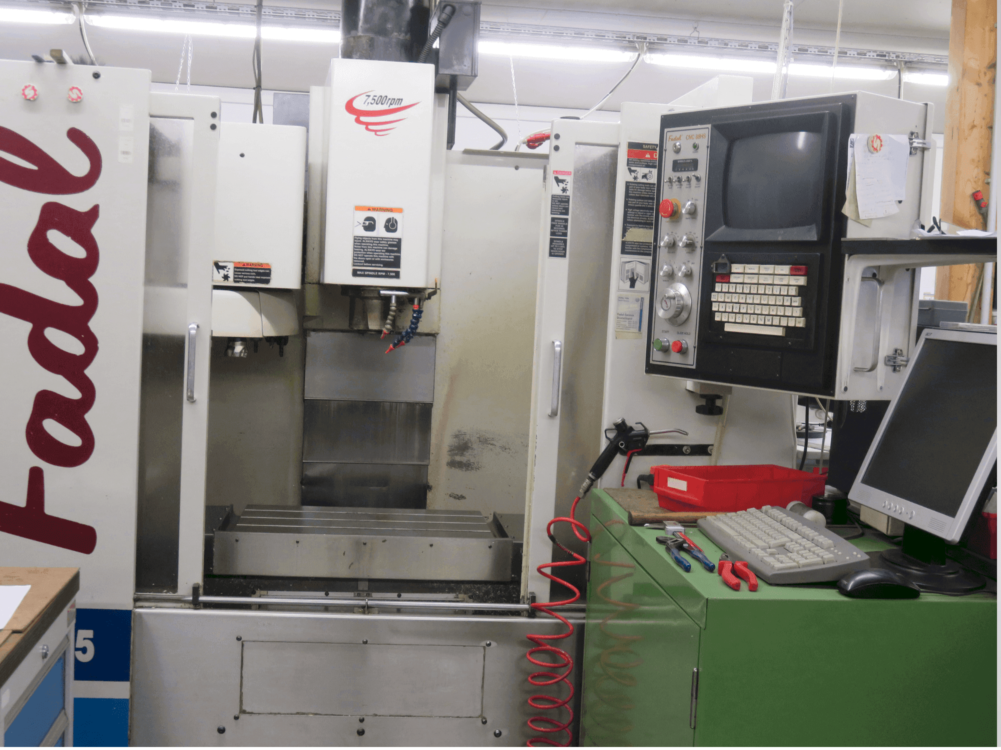 Вид станка FADAL VMC 15  спереди