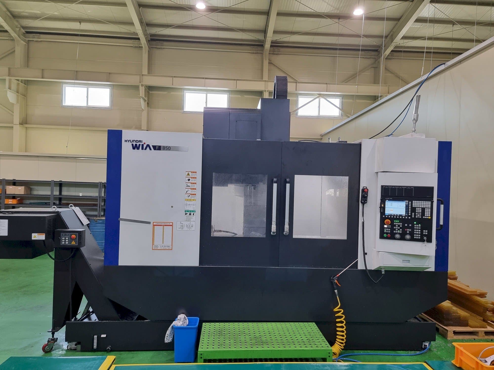 Вид станка Hyundai Wia F850  спереди