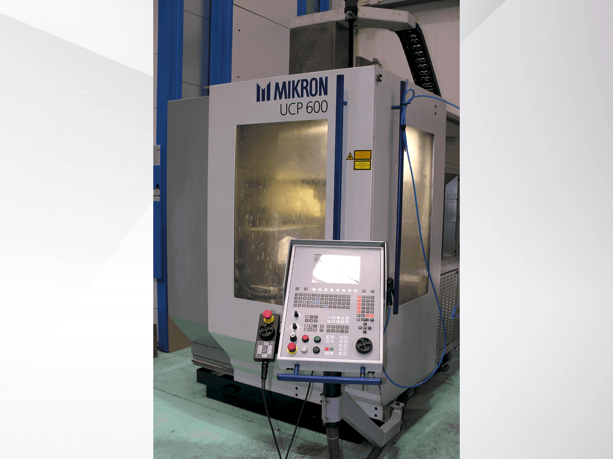 Вид станка MIKRON UCP 600  спереди