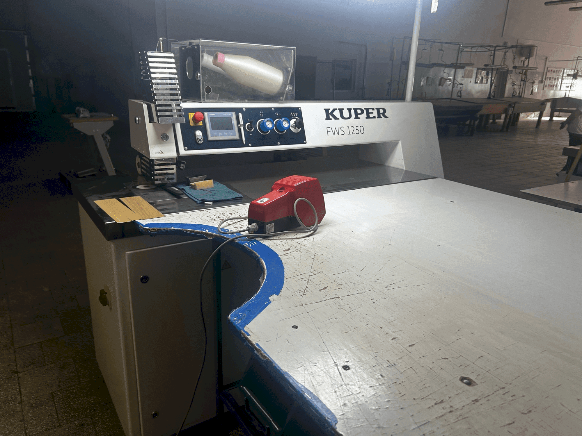 Вид станка KUPER FWS 1250  спереди
