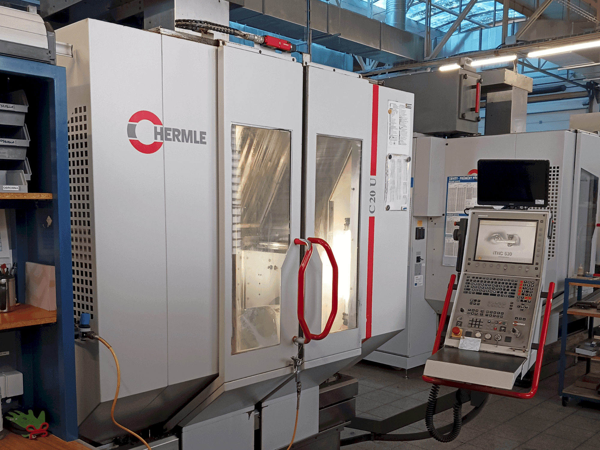 Вид станка HERMLE C20U  спереди