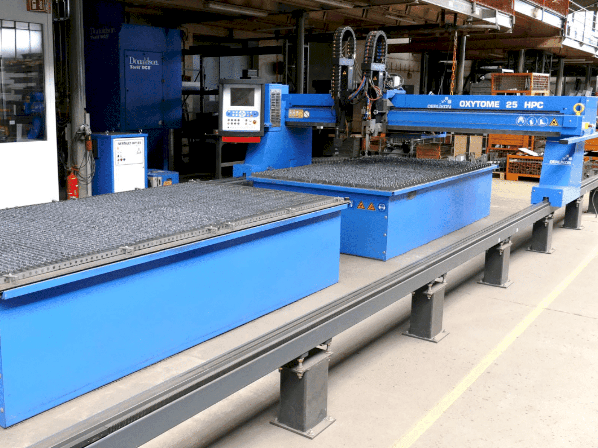 Вид станка Oerlikon Oxytome 25 HPC  спереди