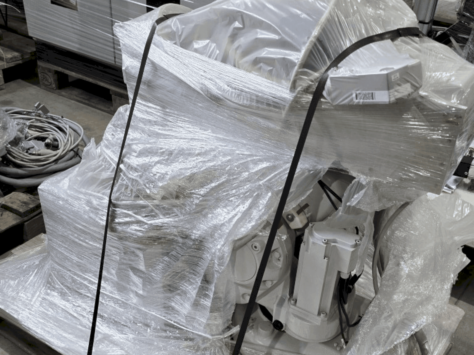 Вид станка ABB IRB 140-6/0.8  спереди