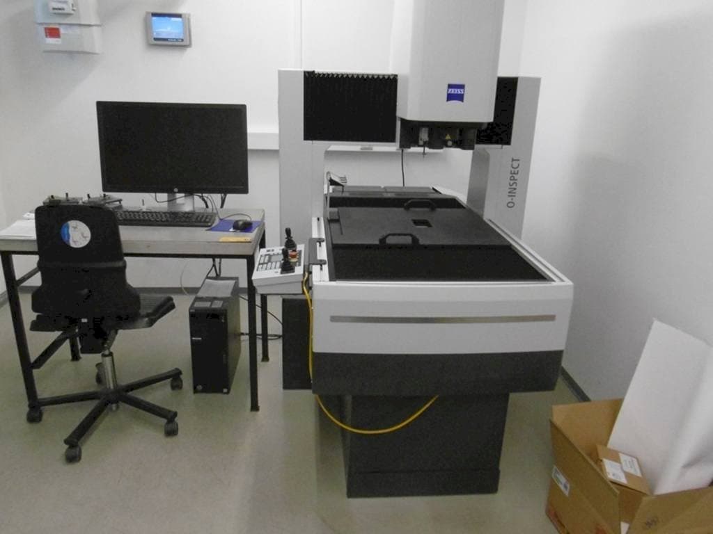 Вид станка ZEISS O-Inspect 543  спереди