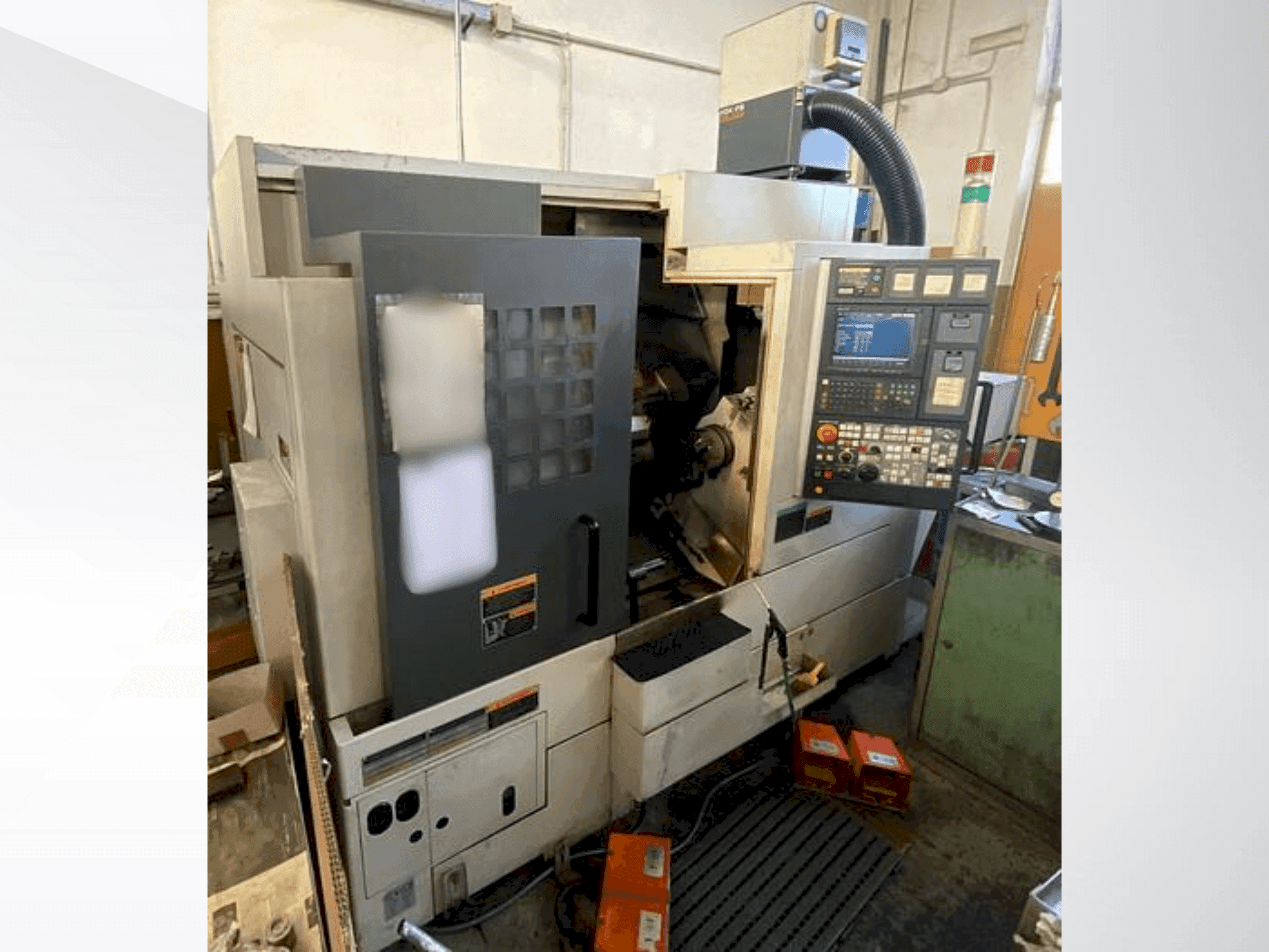 Вид станка MORI SEIKI NL 2000 SY  спереди